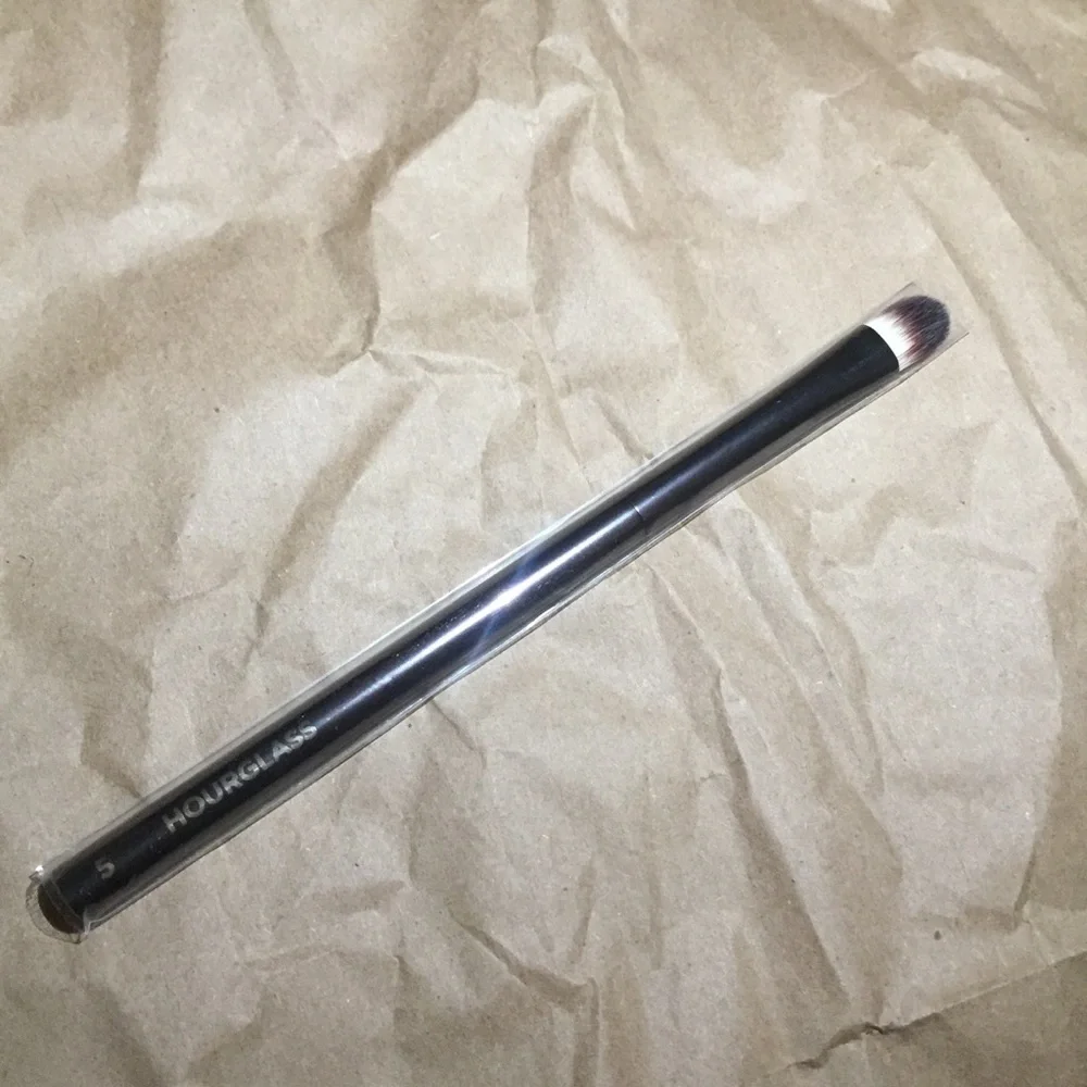 Hourglass concealer brush